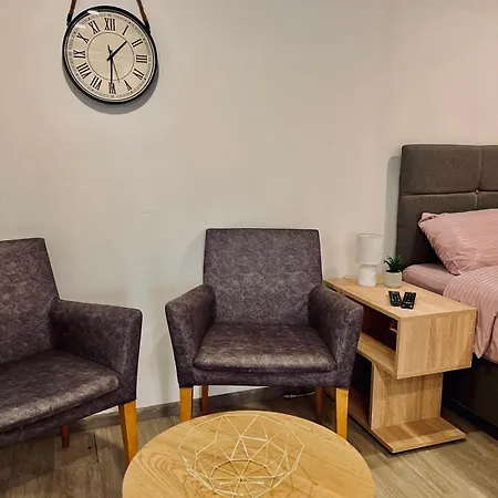 Stone House Apartment *